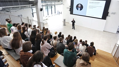 Новая оптика творчества: в&nbsp;БФУ им.&nbsp;И.&nbsp;Канта состоялась лекция Василия Харькового