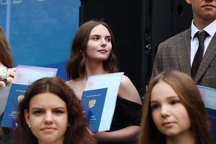 В 2026 году Медицинский и&nbsp;Университетский колледжи выпустили 674 молодых специалиста |  10