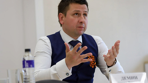 Максим Демин представил в Ассоциации ведущих университетов проекты БФУ по сохранению исторической памяти