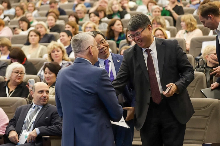 Педагоги России, СНГ и Китая обсуждают в БФУ вопросы создания образовательной среды в эпоху искусственного интеллекта  |  2