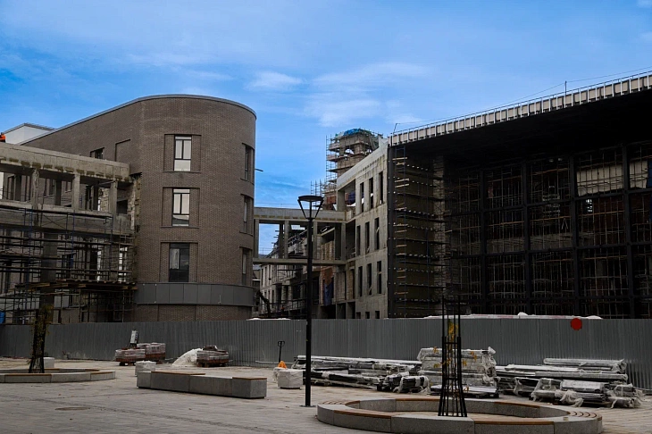 Multilayered Architecture: More Than 20 Facade Design Solutions Used in the Kantiana Campus | Image 1