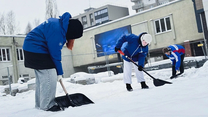 Студенты БФУ вышли на&nbsp;борьбу со&nbsp;снегом вместе с&nbsp;муниципальными службами |  4