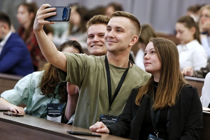 XII Всероссийский форум «ХимБиоSeasons»: более 450 молодых ученых из&nbsp;10 стран собрались в&nbsp;БФУ |  1