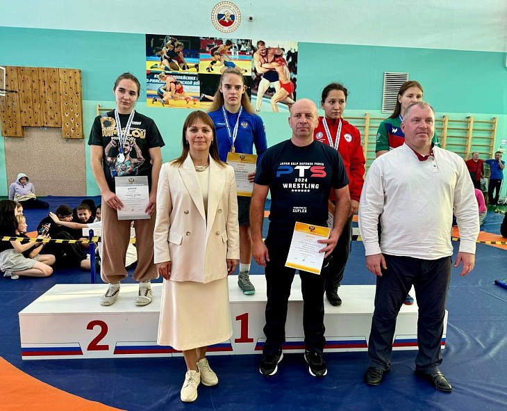 Студентка БФУ им. И. Канта одержала победу на юниорском первенстве России по вольной борьбе |  1