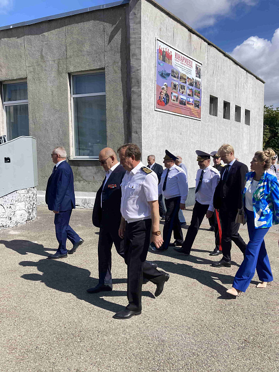Балтийскому высшему военно-морскому училищу им. адмирала Ф. Ф. Ушакова исполнилось 75 лет |  3