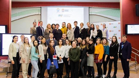 Министр образования Калининградской области провела профориентационную встречу со студентами БФУ