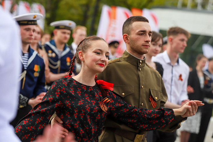 «Вальс Победы» в БФУ им. И. Канта исполнили 118 студентов и курсантов Калининградской области |  25