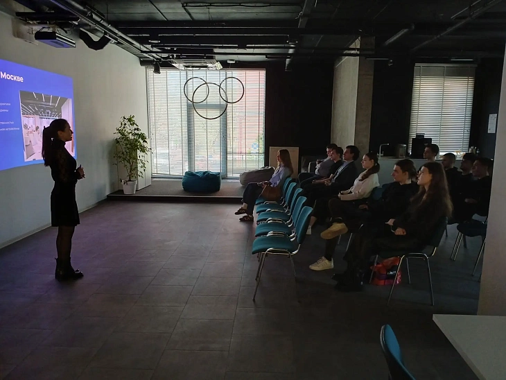 Студенты БФУ им.&nbsp;И.&nbsp;Канта посетили штаб-квартиру «Битрикс-24» в&nbsp;Калининграде |  2