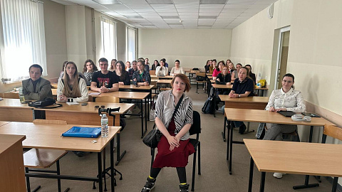 Студенты БФУ им. И. Канта погрузились в мир поэзии на встрече с Дианой Доткаевой