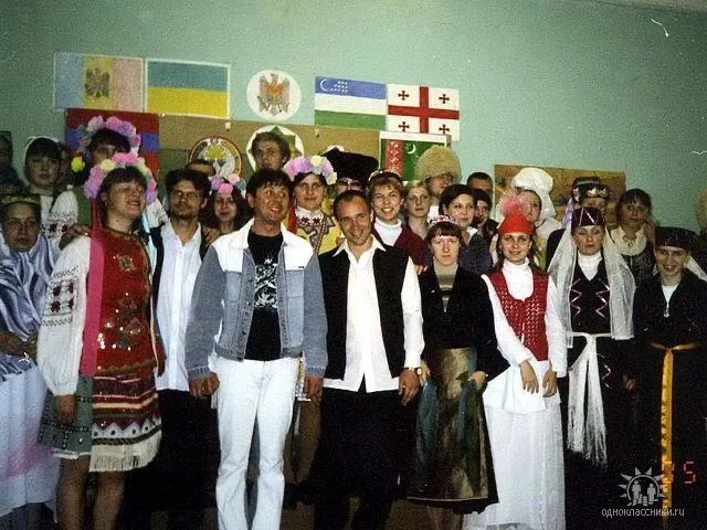 f4TbIICIfAo.jpg
