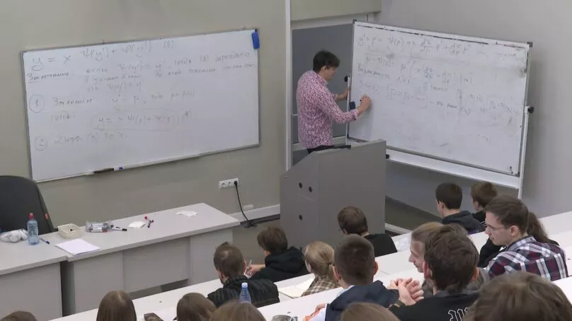13_03_dinastiya_matematikov_solovieva_e_2m46s.mxf_snapshot_01.30.552-808x454.jpg