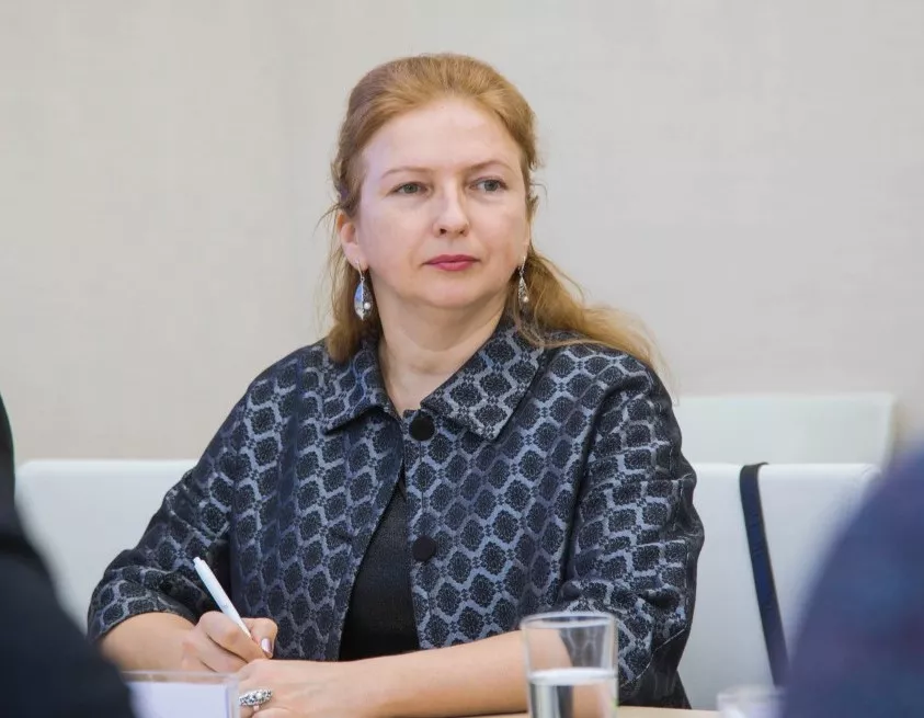 Елена Кропинова