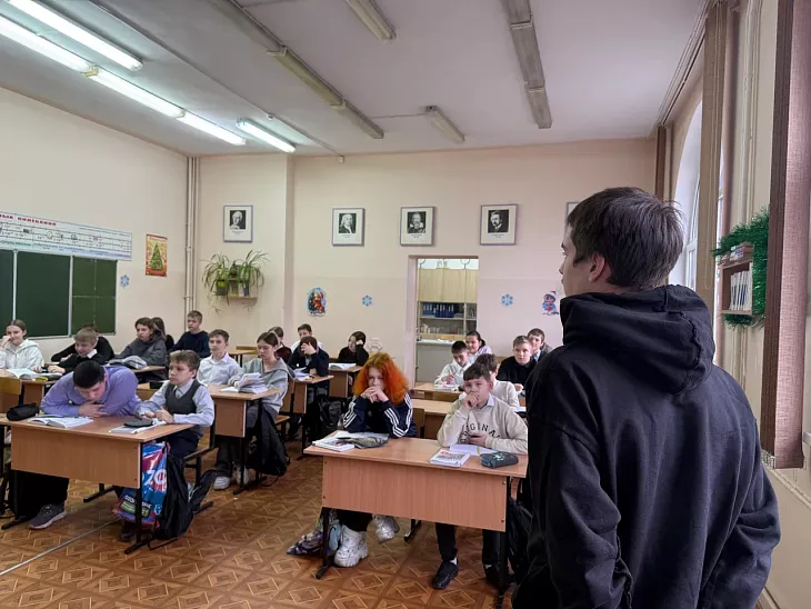 Студенты-юристы БФУ продолжают просветительские выезды в&nbsp;школы: новый формат и&nbsp;живой диалог |  3