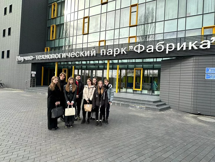 Студенты БФУ  посетили научно-технологический парк «Фабрика» |  1