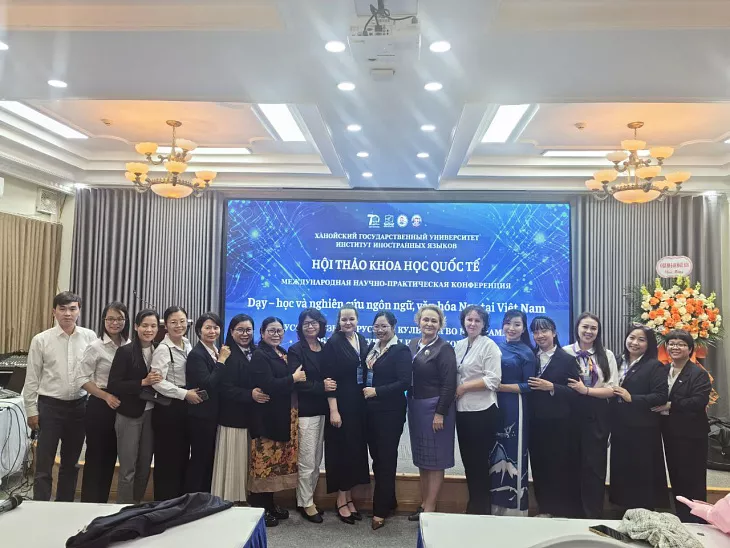 Аспирантка БФУ им. И. Канта представила университет на конференции по русскому языку во Вьетнаме |  3
