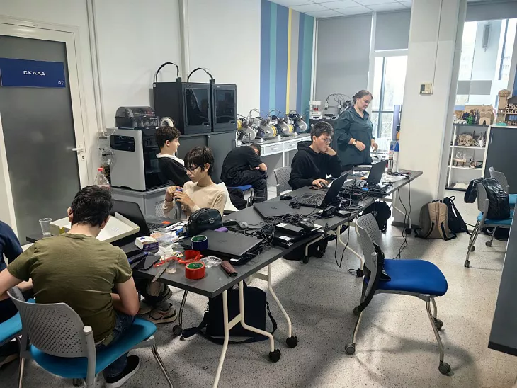 Школьники Калининградской области погружаются в космическую инженерию  |  2