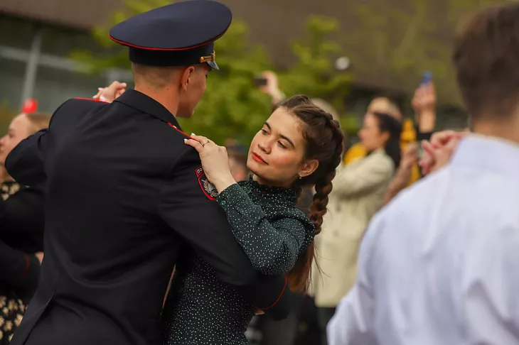 «Вальс Победы» в БФУ им. И. Канта исполнили 118 студентов и курсантов Калининградской области |  18