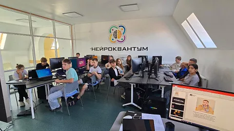 «Через звезды к&nbsp;ИИ»: ученые БФУ реализуют проект Фонда президентских грантов по&nbsp;искусственному интеллекту