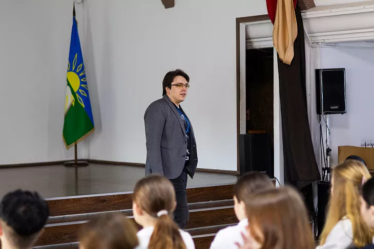 Специалисты БФУ и&nbsp;представители полиции обсудили со&nbsp;старшеклассниками Озерска вопросы обеспечения безопасности |  4