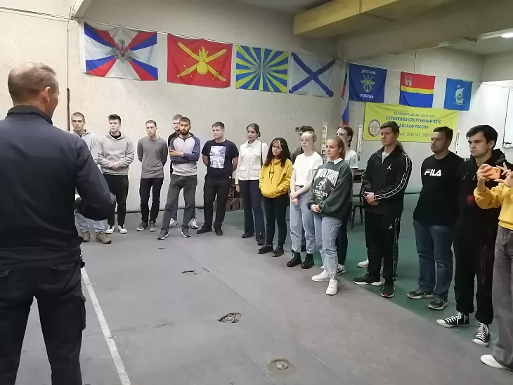         Активисты общественного центра «Волонтеры Победы БФУ» и студенты университета провели турнир по стрельбе |  4