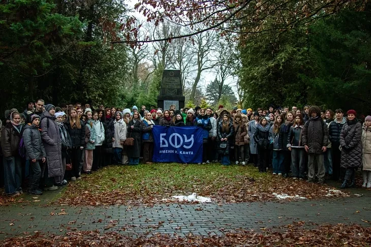 Студенты и сотрудники университета приняли участие в памятной акции, приуроченной ко Дню Неизвестного Солдата |  8