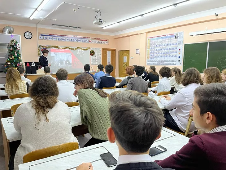 Студенты БФУ провели в калининградских школах уроки по профилактике деструктивного поведения молодежи в Интернете |  5