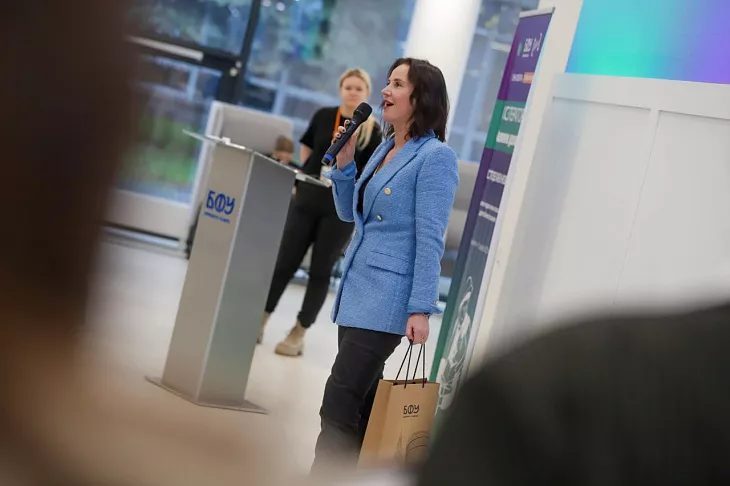 Роботы для&nbsp;снега, экокожа из&nbsp;грибов и&nbsp;софт для&nbsp;сбора мусора: в&nbsp;БФУ назвали топ-10 экостартапов |  13