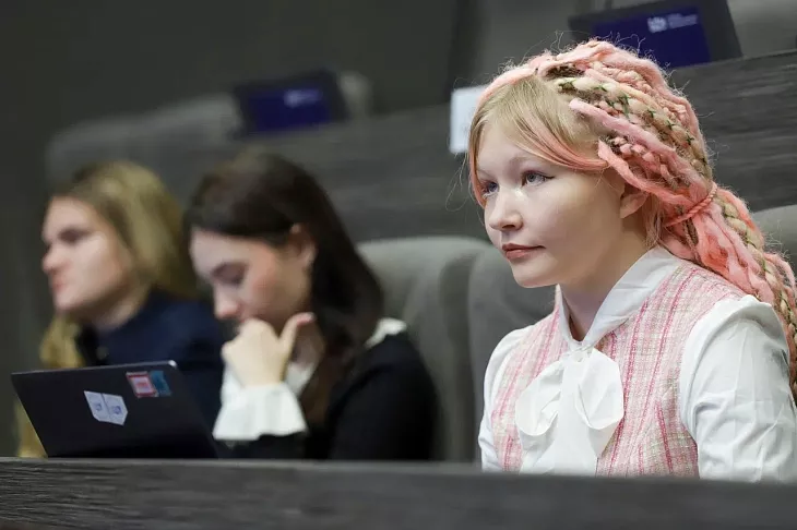 ИИ-защита, экоплатформа и&nbsp;аудиогид: в&nbsp;БФУ им.&nbsp;И.&nbsp;Канта назвали победителей интенсива «Генерим гениальное» от&nbsp;Т2 |  4