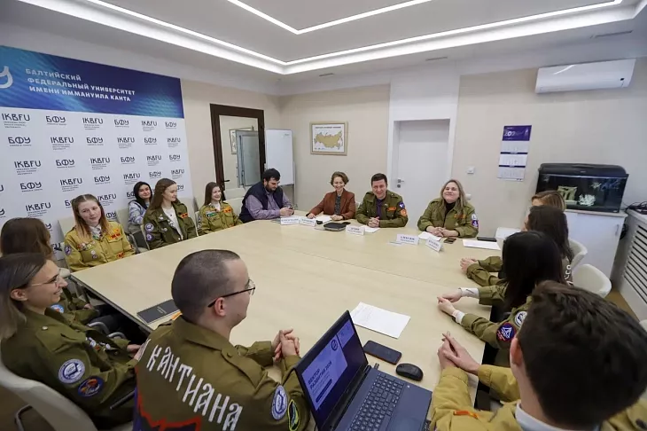 «СОобщество» и&nbsp;«СОздание»: активисты штаба студенческих отрядов БФУ презентовали ректору инициативы на&nbsp;2026 год |  3