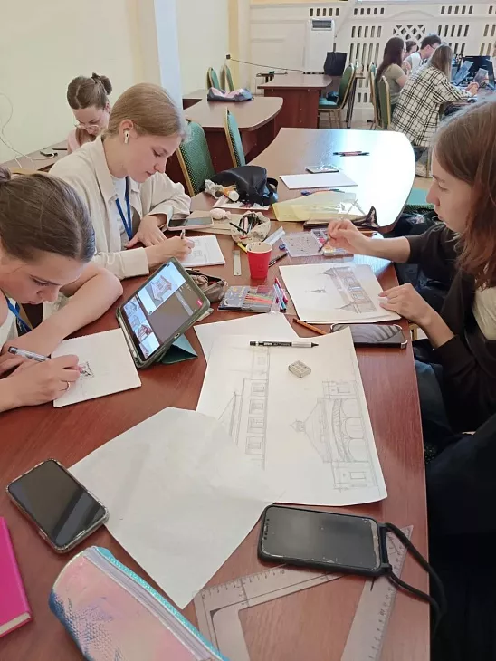 Будущие архитекторы и&nbsp;строители из&nbsp;Калининграда, Москвы и&nbsp;Санкт-Петербурга работают над&nbsp;обликом общественных пространств в&nbsp;Черняховске |  2