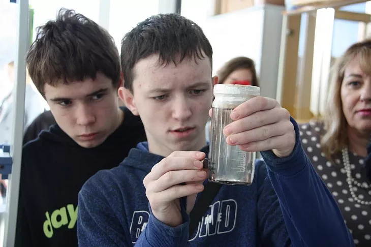 Праздник знаний: калининградские ученые удивили воспитанников центра «Надежда» наукой будущего |  2