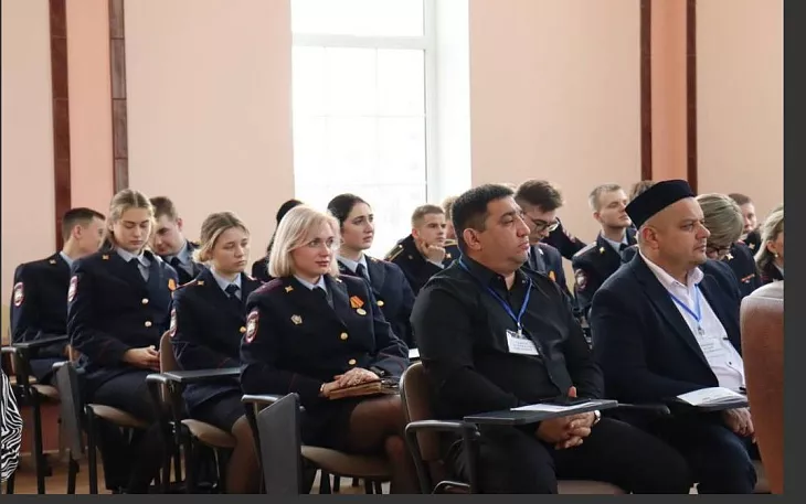 Миграционные процессы и&nbsp;обеспечение национальной безопасности обсудили на&nbsp;межведомственном круглом столе |  1