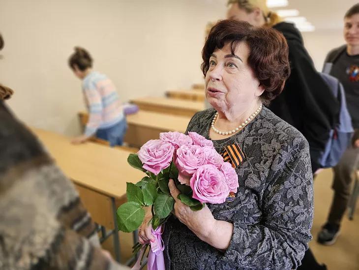 В Высшей школе пространственного развития и гостеприимства состоялась встреча студентов с заслуженным учителем РФ  |  3