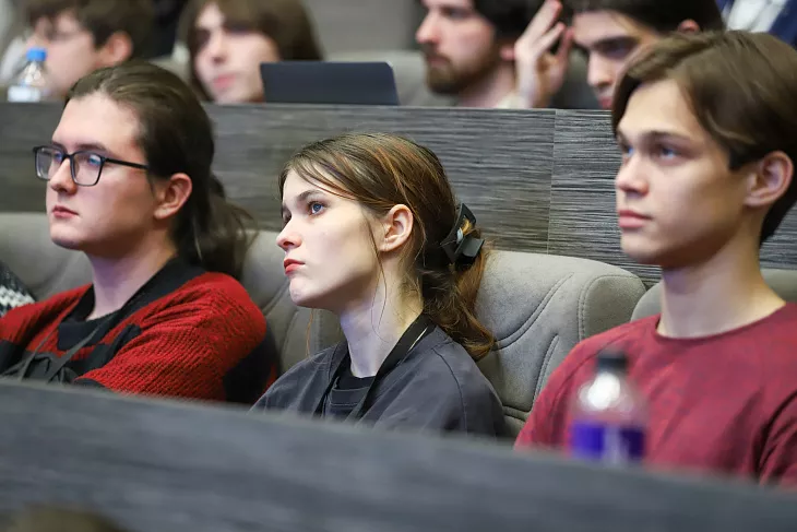 Стартовали защиты научных докладов участников Международной олимпиады по философии |  6