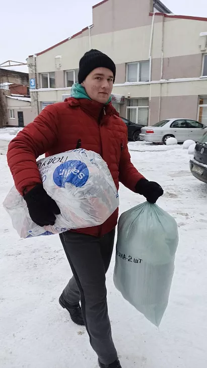 Студенты Военного учебного центра приняли участие в сборе гуманитарной помощи |  4