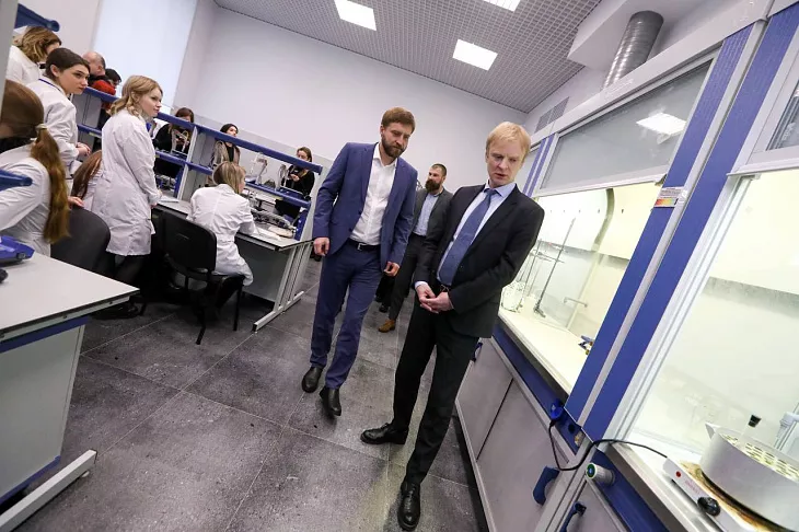 БФУ и Росатом открыли для студентов лабораторию химических источников тока |  5