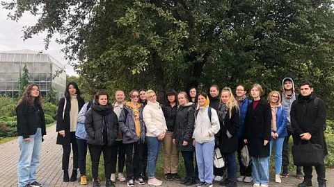 Для студентов-биологов провели мастер-класс по дендрологической экспертизе в Ботсаду