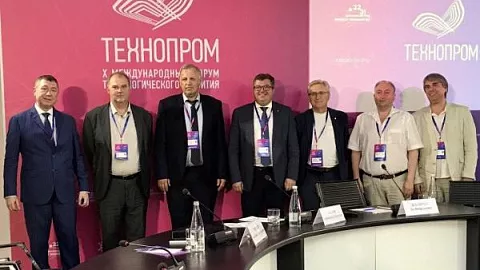 Ученый БФУ Анатолий Снигирев вошел в научный комитет ЦКП СКИФ