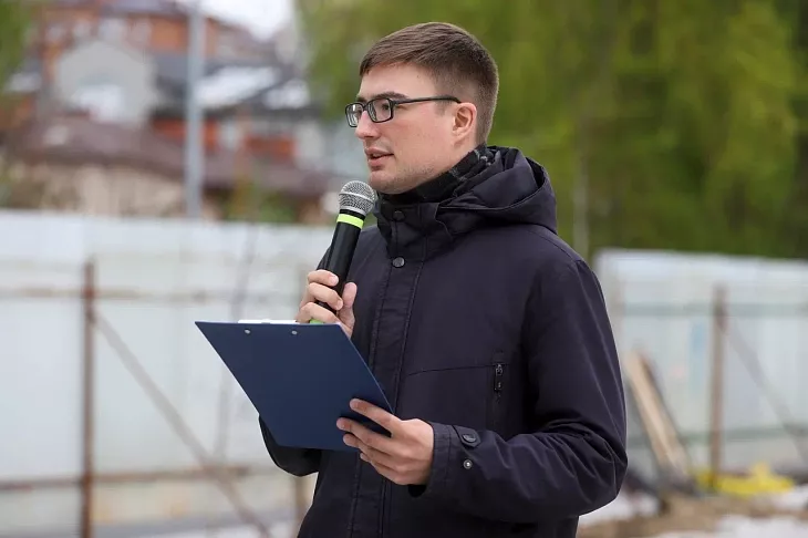 «Аллея славы»: в&nbsp;БФУ им.&nbsp;И.&nbsp;Канта студенты и&nbsp;ректор высадили березы в&nbsp;честь 81-й годовщины Великой Победы |  5