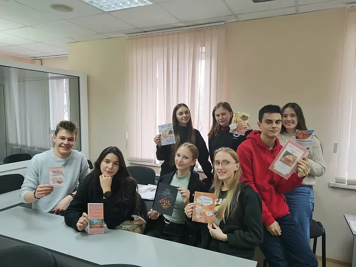 Студенты БФУ создали мемы про янтарь |  10