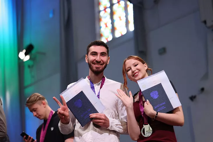 В БФУ им. Канта вручают дипломы выпускникам 2023 года |  12