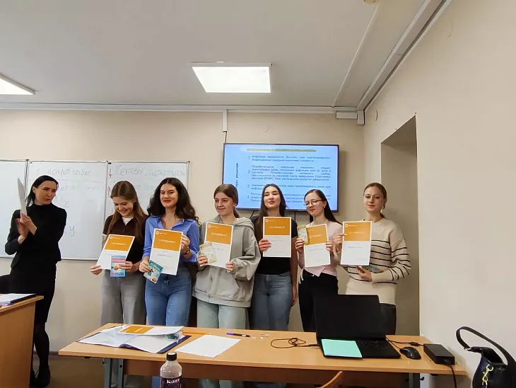 Студенты-менеджеры БФУ им.&nbsp;Канта примерили на&nbsp;себя роль руководства Центробанка |  3