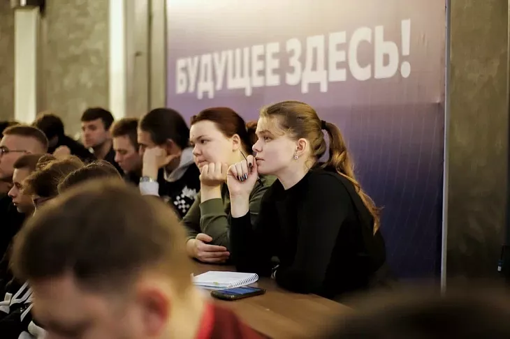 В БФУ открылась мемориальная конференция к 200-летию Густава Кирхгоффа |  13