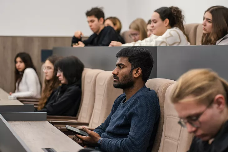 Счастье — это интерес к&nbsp;другим: в&nbsp;БФУ прошел показ фильмов Алексея Пищулина |  2