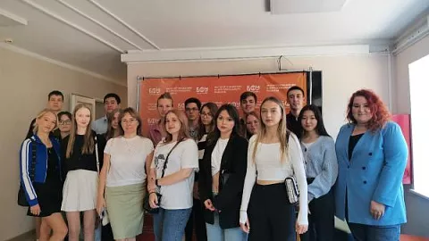Первокурсникам Высшей школы пространственного развития и гостеприимства провели лекцию по урбанистике