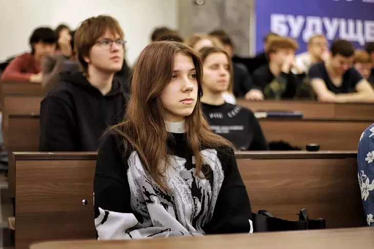 В БФУ открылась мемориальная конференция к 200-летию Густава Кирхгоффа |  11