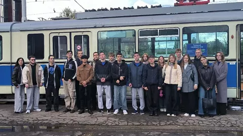 От диспетчерской до ретро-вагонов: первокурсники-транспортники БФУ побывали на экскурсии в «Гортрансе»