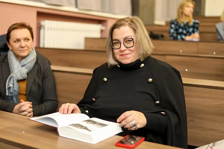 В БФУ вручили дипломы выпускникам программы профессиональной переподготовки «Экскурсоведение» |  9