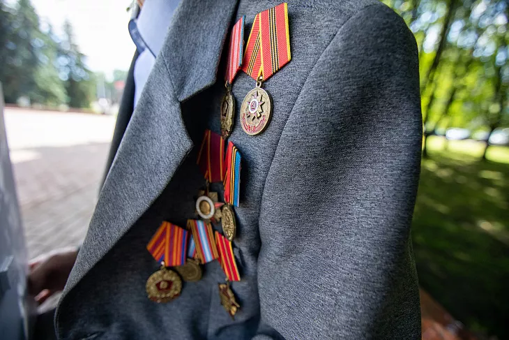 Студенты БФУ возложили цветы на&nbsp;площади маршала Василевского |  24