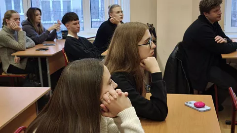 Открытый диалог: будущие правоохранители обсудили с полицейскими манипуляции наркоторговцев и противодействие им